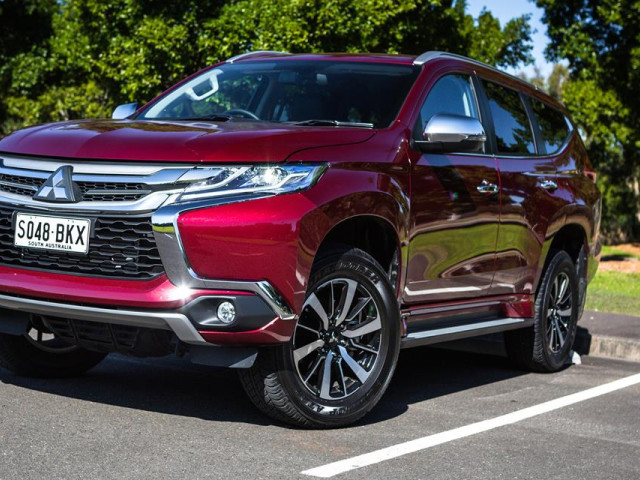 Mitsubishi Pajero Sport фото