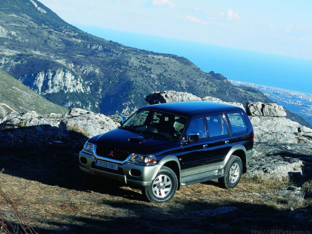 Mitsubishi Pajero Sport фото