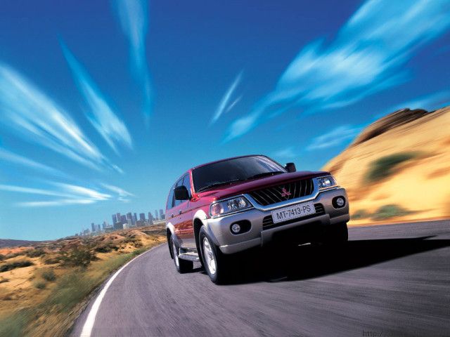 Mitsubishi Pajero Sport фото