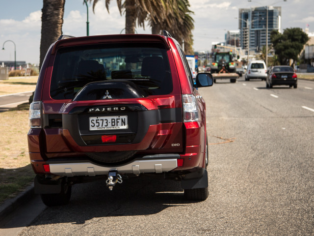 Mitsubishi Pajero фото