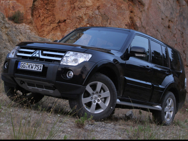 Mitsubishi Pajero фото