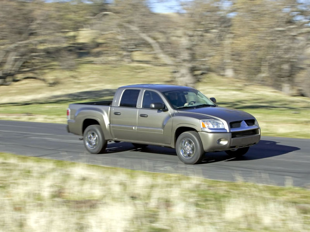 Mitsubishi Raider XLS фото