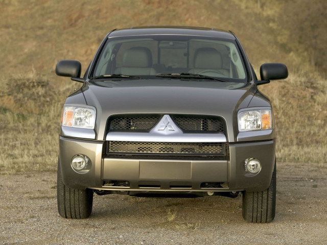 Mitsubishi Raider XLS фото