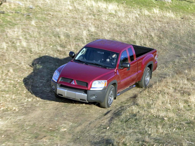 Mitsubishi Raider XLS фото