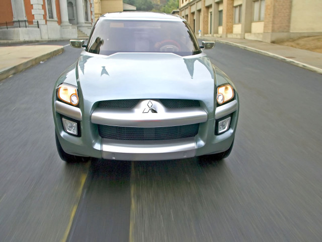 Mitsubishi Sport Truck фото