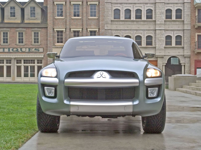 Mitsubishi Sport Truck фото