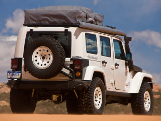 Mopar Jeep Wrangler Overland фото