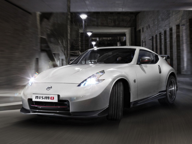 Nissan 370Z фото