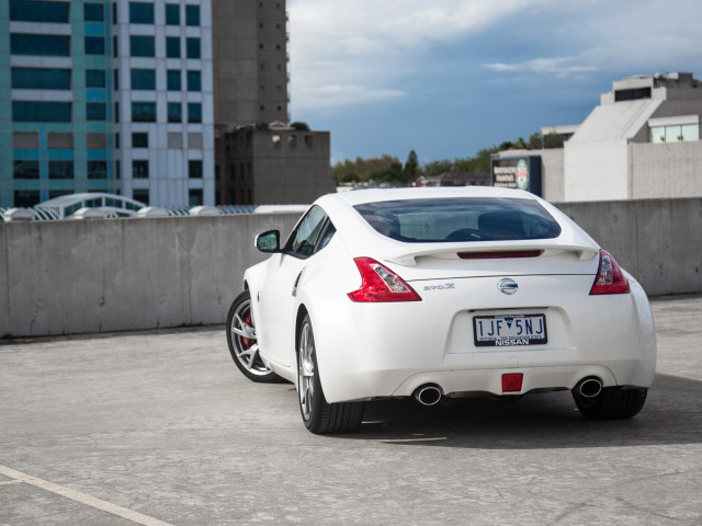 Nissan 370Z фото