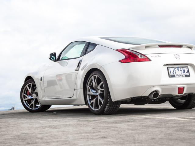 Nissan 370Z фото