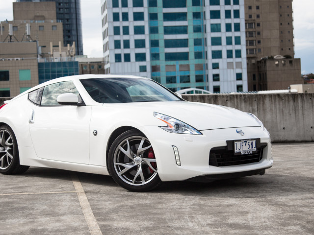 Nissan 370Z фото