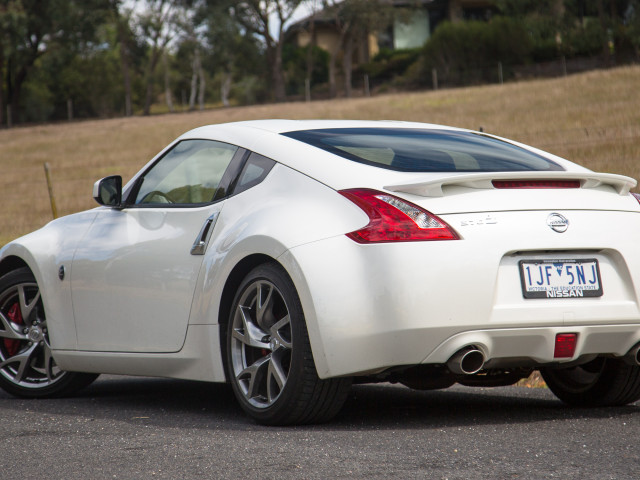 Nissan 370Z фото