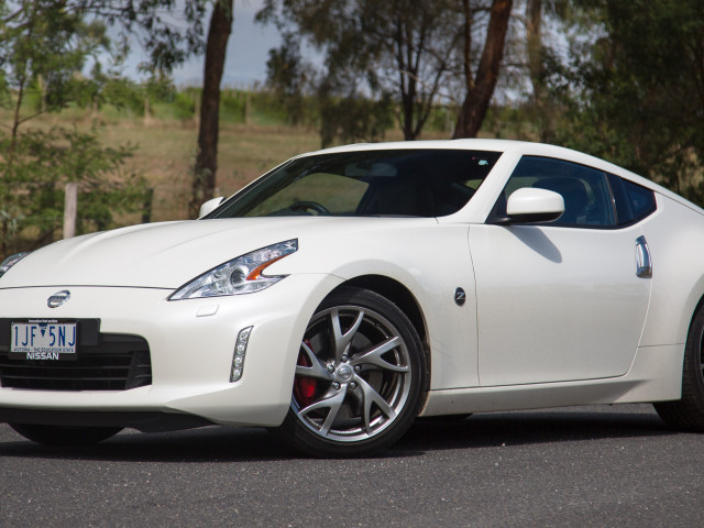 Nissan 370Z фото