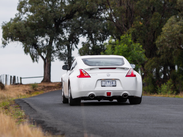 Nissan 370Z фото