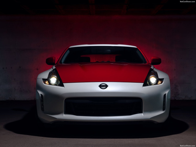 Nissan 370Z фото