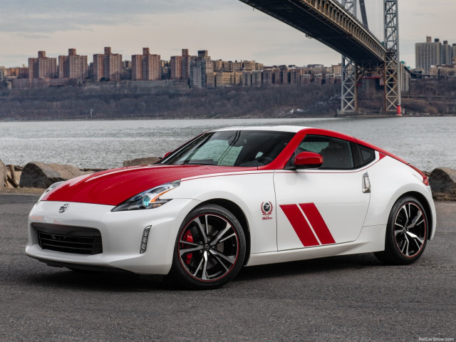 Nissan 370Z фото