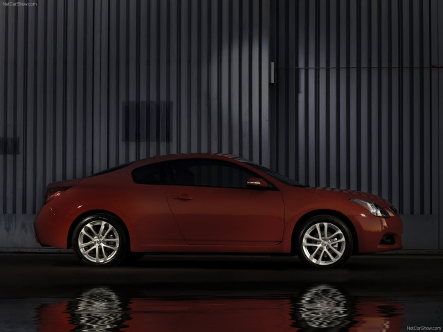 Nissan Altima Coupe фото