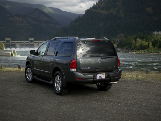 Nissan Armada фото