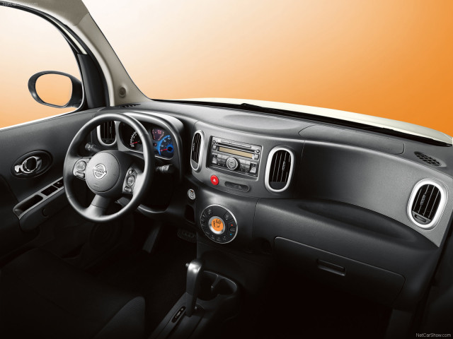 Nissan Cube фото