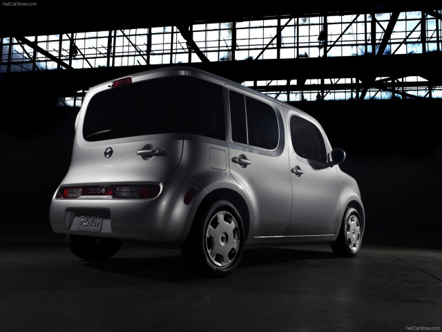 Nissan Cube фото