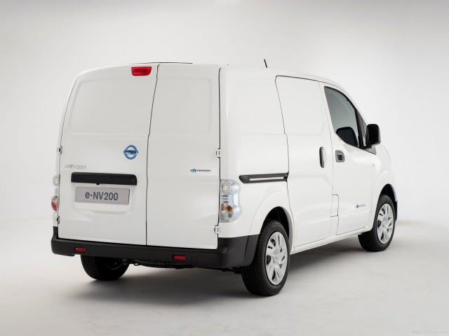 Nissan e-NV200 фото