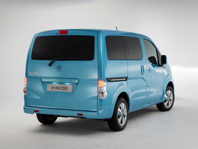 Nissan e-NV200 фото