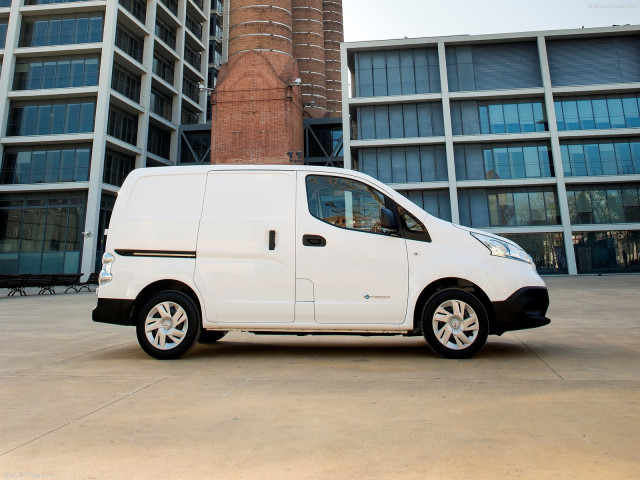 Nissan e-NV200 фото