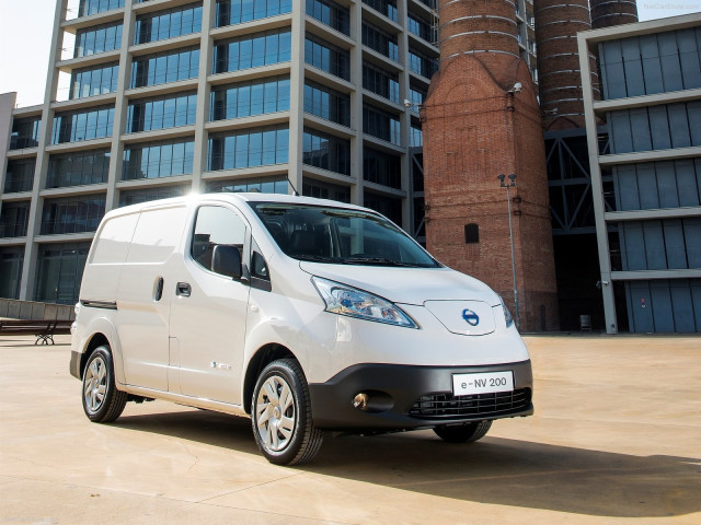 Nissan e-NV200 фото