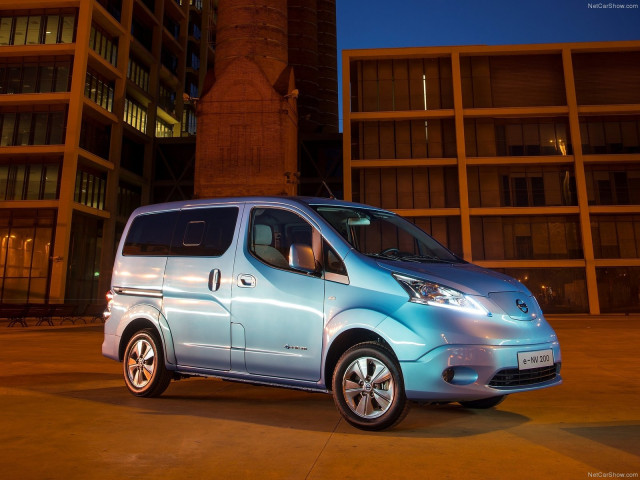 Nissan e-NV200 фото