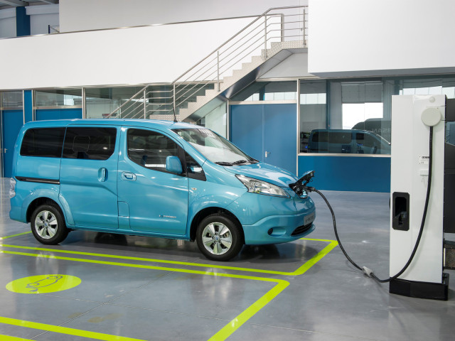 Nissan e-NV200 фото