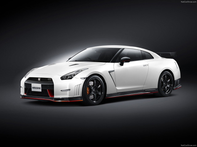 Nissan GT-R Nismo фото