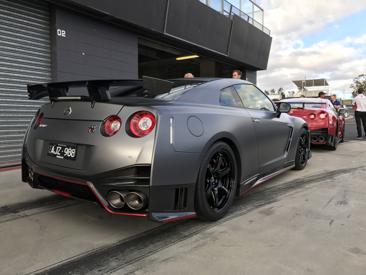 Nissan GT-R Nismo фото 180848