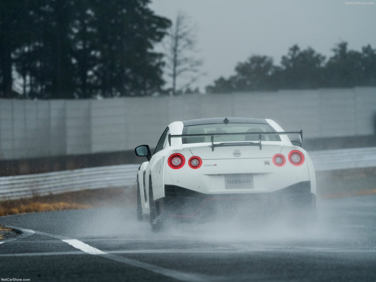 Nissan GT-R Nismo фото 201568