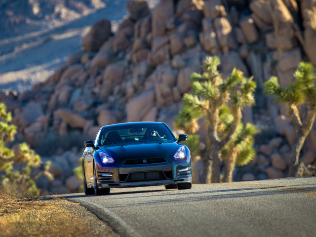 Nissan GT-R Track Pack фото