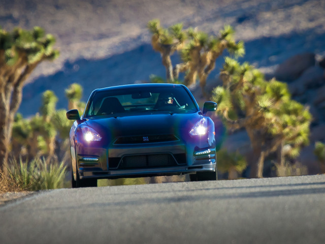 Nissan GT-R Track Pack фото