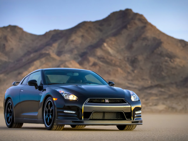 Nissan GT-R Track Pack фото