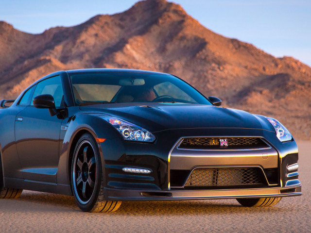 Nissan GT-R Track Pack фото