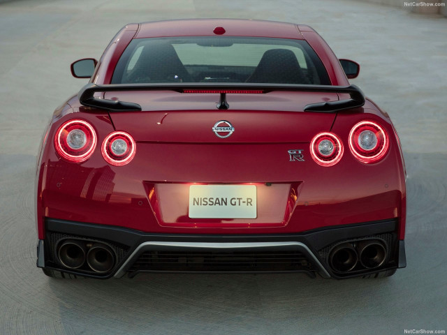 Nissan GT-R Track Pack фото