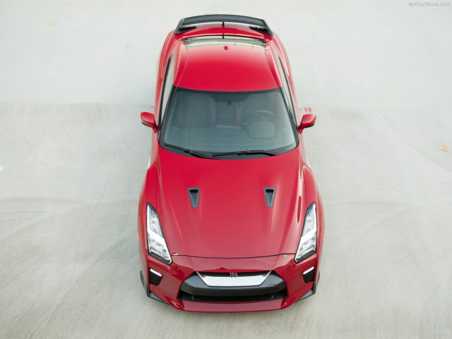 Nissan GT-R Track Pack фото