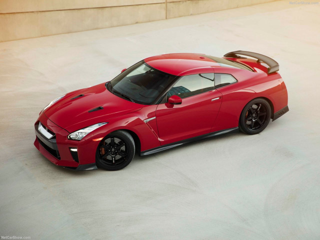 Nissan GT-R Track Pack фото