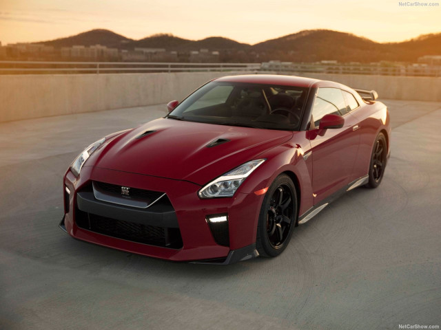 Nissan GT-R Track Pack фото