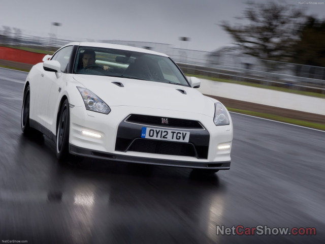 Nissan GT-R Track Pack фото