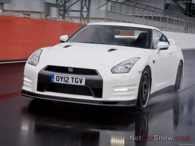 Nissan GT-R Track Pack фото