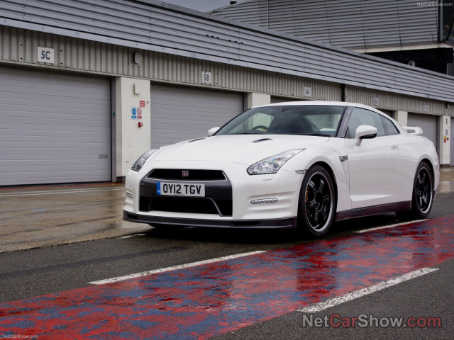 Nissan GT-R Track Pack фото