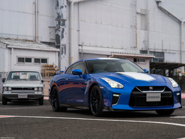 Nissan GT-R фото