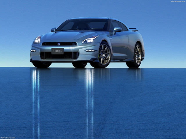 Nissan GT-R фото