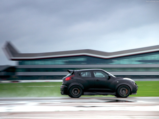 Nissan Juke-R фото