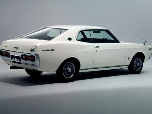 Nissan Laurel C130 фото