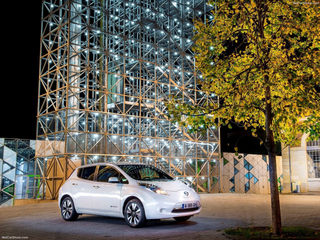 Nissan Leaf фото