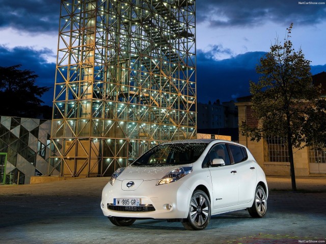 Nissan Leaf фото
